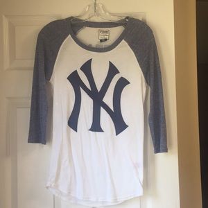 Victoria’s Secret PINK 3/4 sleeve Yankee shirt SM